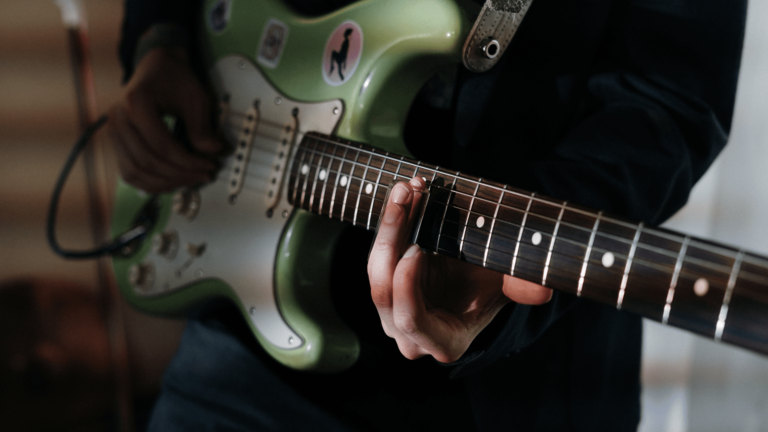 Guitarra Ibanez Gio é Boa